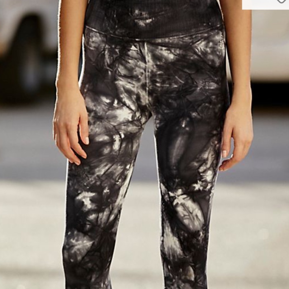 🌺Free peple Good karma blk or blue 7/8 legging - Picture 2 of 16